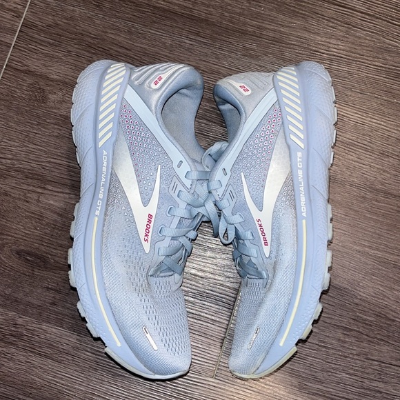 Brooks Adrenaline GTS 22 - Picture 4 of 10